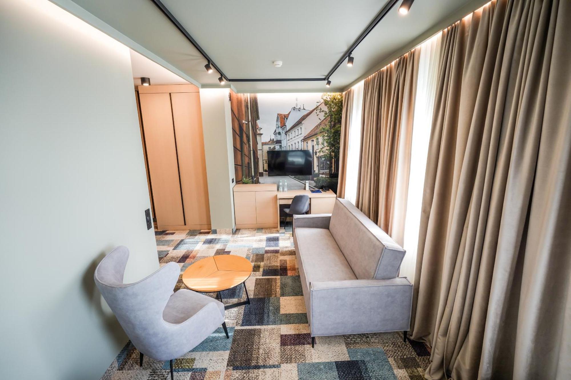 Hotel Jarota 야로친 외부 사진